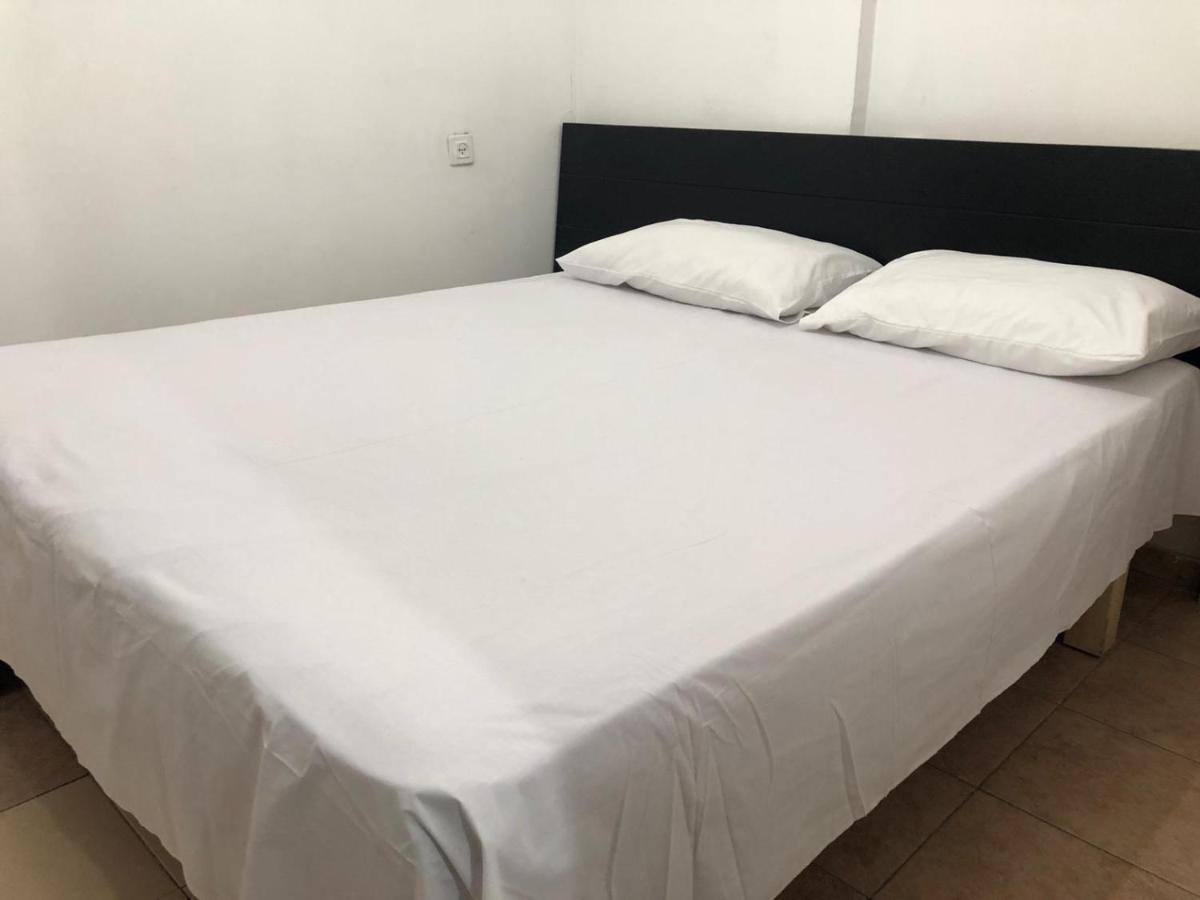 Hotel Star Guest- House Or Yehuda Esterno foto
