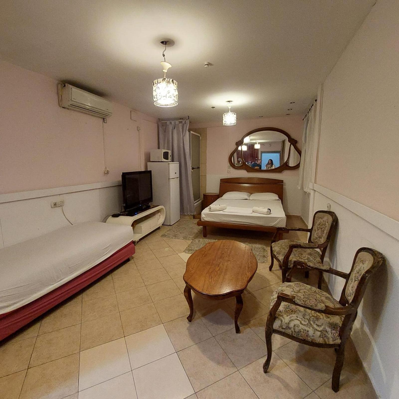 Hotel Star Guest- House Or Yehuda Esterno foto