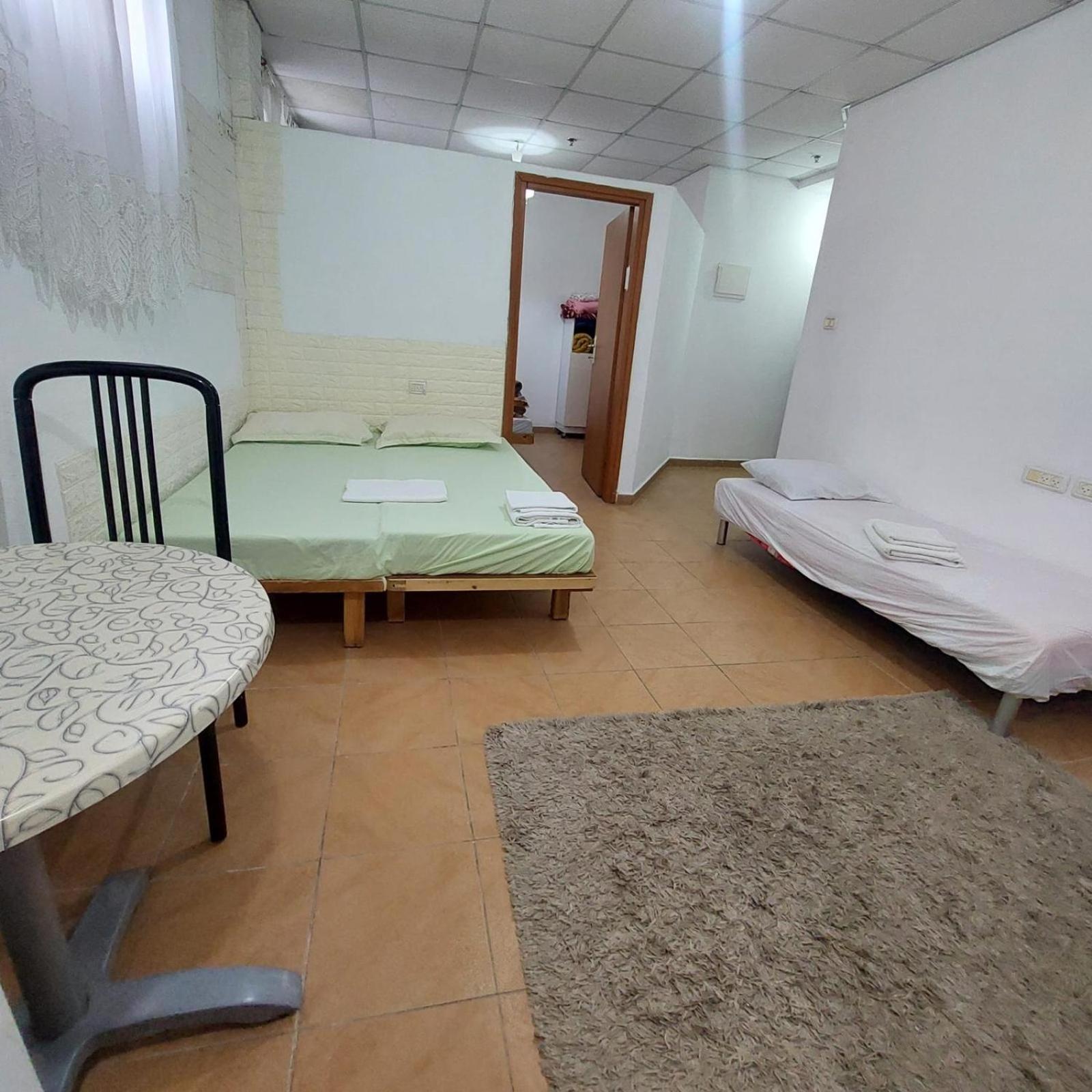 Hotel Star Guest- House Or Yehuda Esterno foto