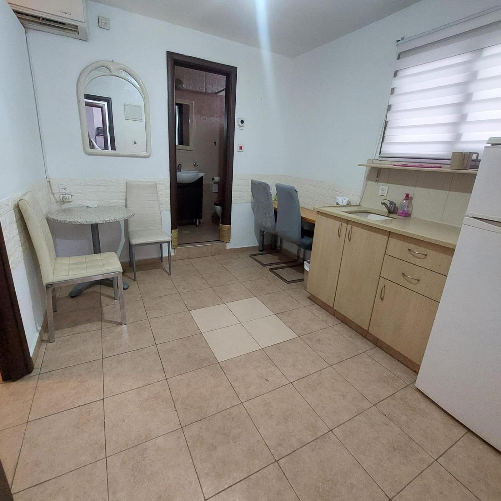 Hotel Star Guest- House Or Yehuda Esterno foto