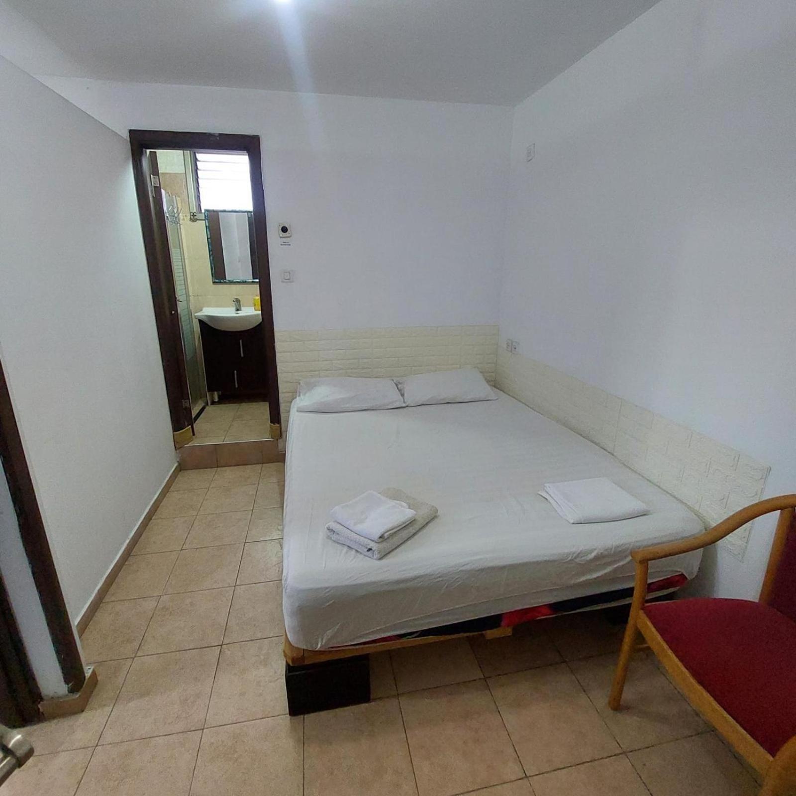 Hotel Star Guest- House Or Yehuda Esterno foto