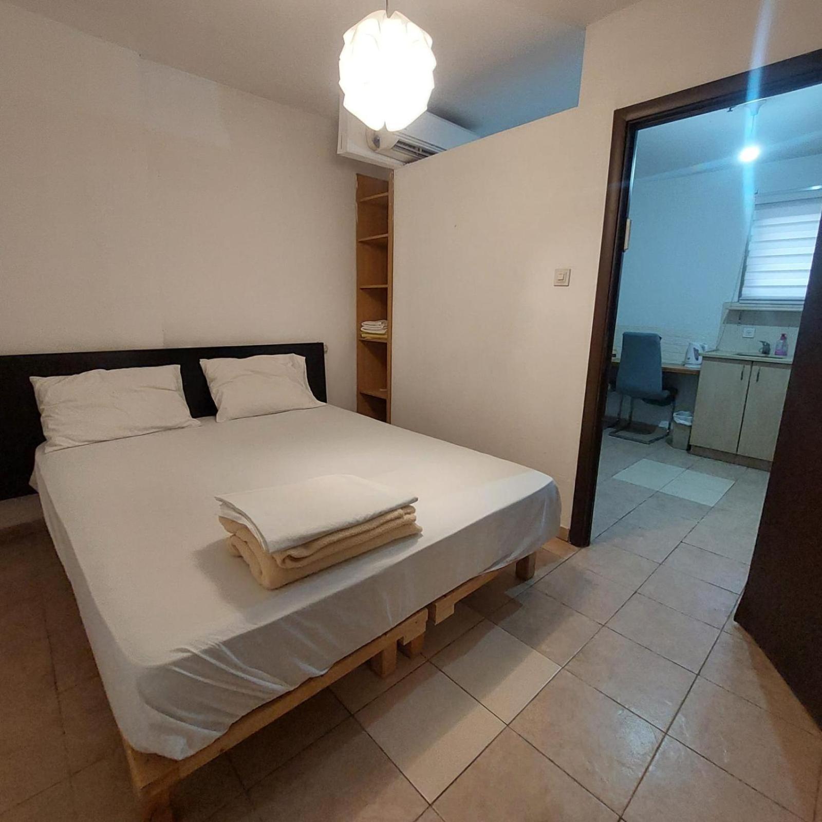 Hotel Star Guest- House Or Yehuda Esterno foto